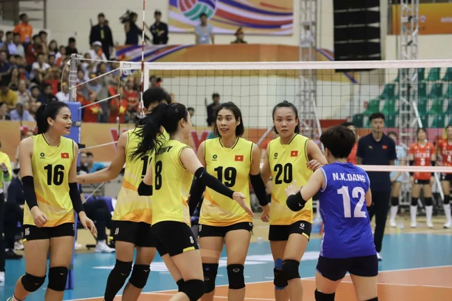 VTV5 VTV6 trực tiếp bóng chuyền Việt Nam vs Hà Nam (TQ), tứ kết VTV Cup 2024: Vỡ òa set 1 - Ảnh 4.